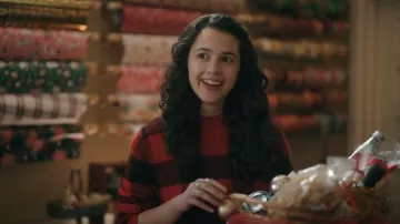 Vieux pull noir marine et rouge porté par Violet Wilner (Sierra Marilyn Riley) tel que vu dans Mistletoe Murders (S02E03)