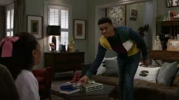 Jersey de bloques patrimoniales James King llevado por Tyrell Richardson (Jaden Lucas Miller) tal como se ve en Más allá de las puertas (S01E187)