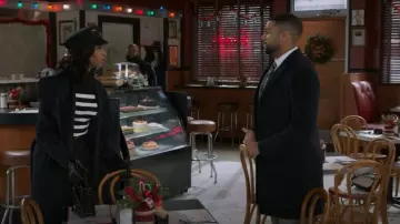 Sac Kandi style F&W porté par Kat Richardson (Colby Muhammad) tel que vu dans Beyond the Gates (S01E188)