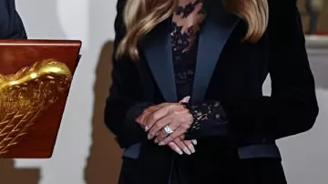 Melania Trump, le blazer noir du Bal du Congrès porté par Melania Trump lors du moment de Melania Trump avec Trudeau, devient viral