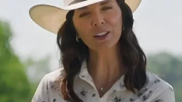Chemise à motifs floraux portée par (Lou Fleming) telle que vue dans Heartland (S19)