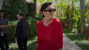 Bottega Veneta BV1250S llevada por Kris Jenner como se ve en The Kardashians (S07E08)