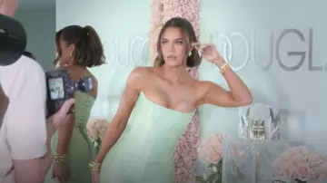 Corset Mint Star de Rezek Studio porté par Khloé Kardashian tel que vu dans The Kardashians (S07E08)