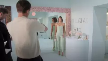 Christian Louboutin So Kate Pumps portés par Khloé Kardashian tels que vus dans The Kardashians (S07E08)