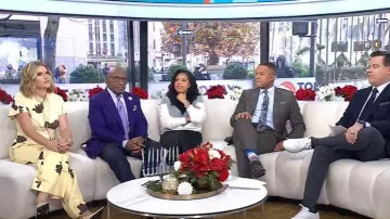 Haut crêpe à motifs floraux Lela Rose porté par Jenna Bush Hager tel que vu dans Today le 11 décembre 2025