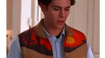 La veste doudoune Seth Cohen de la saison 1 de l’OC portée par Seth Cohen (Adam Brody) dans The O.C.