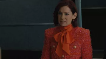 Pendientes de perlas de Fúcsia de Peggy Li que lleva Elsbeth Tascioni (Carrie Preston) como se ve en Elsbeth (S03E09)