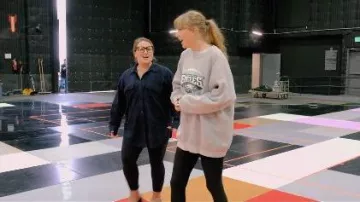 Booty by Brabants Croco Skin Seamless Leggings worn by Taylor Swift as seen in Taylor Swift | The Eras Tour | The End of an Era (S01E01)