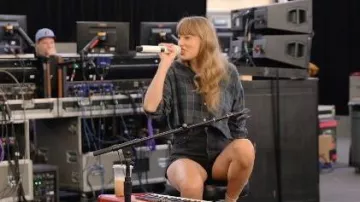 VTG Ralph Lauren Shirt Blue Green Tartan Plaid Flannel Button Up Shacket worn by Taylor Swift as seen in Taylor Swift | The Eras Tour | The End of an Era (S01E01)