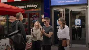 Pantalon de piste avec logo noir Loewe porté par Lauren Silverman tel que vu dans Simon Cowell : The Next Act (S01E01)