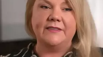 Andrea Swift : La fin d’une ère Maillot à imprimé chaîne utilisé par Self (Andrea Swift) tel que vu dans Taylor Swift | La tournée Eras | La fin d’une ère (S01E06)