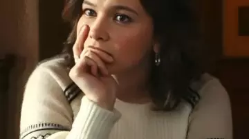 Wake Up Dead Man A Knives Out Mystery Cailee Spaeny Sweater used by Simone Vivane (Cailee Spaeny) as seen in Wake Up Dead Man: A Knives Out Mystery