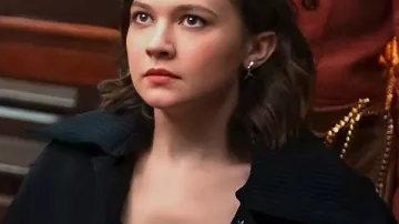 Wake Up Dead Man 2025 Cailee Spaeny Black Jacket worn by Simone Vivane (Cailee Spaeny) as seen in Wake Up Dead Man: A Knives Out Mystery