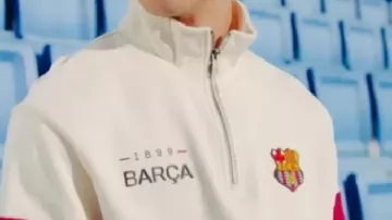 Sweat du FC Barcelone 1899 dans le maillot rétro du FC Barcelone 1899-1999