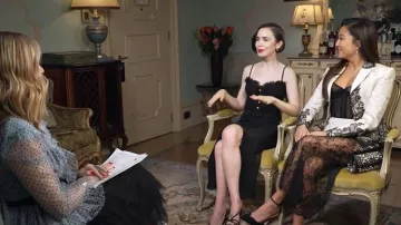 Aquazzura Alex D’Orsay Pump 105 portée par Ashley Park telle que vue dans Today le 15 décembre 2025