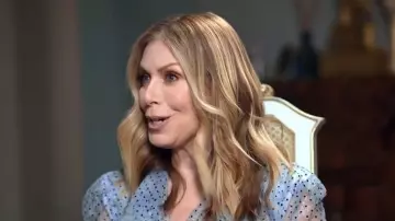 Blusa con volantes con estampado de lunares Philosophy Di Lorenzo Serafini llevada por Jill Martin, tal como se ve en Today the December 15, 2025