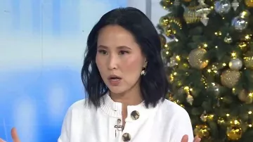 Quince 100% Organic Cotton Cropped Cardigan worn by Vicky Nguyen as seen in Today on December 15, 2025