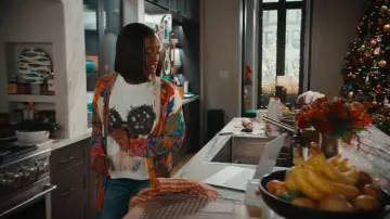 Cardigan en soie et lin à imprimé fleural ceinturé d’Etro, porté par Olympia Lawrence (Skye P. Marshall) tel que vu dans Matlock (S02E08)