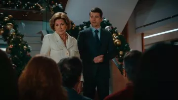 Veste St John Avery en tweed de la Fonderie portée par Barbara Greer (Claudia Stedelin) telle que vue dans Matlock (S02E08)