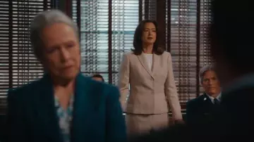 Veste/Pantalon féminin Le Suit porté par Helen Hayden tel que vu dans Matlock (S02E08)