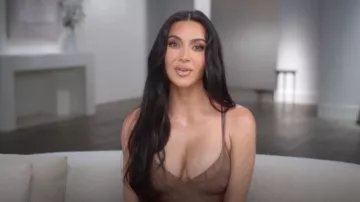 Skims Front close Bra worn by Kim Kardashian as seen in The Kardashians (S07E08)