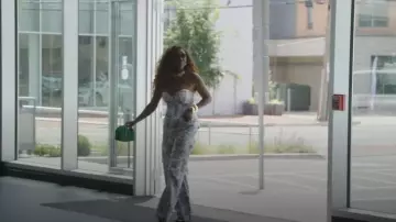 Jeans Barrel Afrm Rhett Carpenter portés par Wendy Osefo tels que vus dans The Real Housewives of Potomac (S10E10)