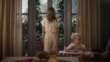 Pantalones de lino natural de Ralph Lauren usados por Jess (Diane Kruger) como se ve en Little Disasters (S01E01)