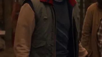 Stranger Things S05 Chaleco de algodón de Will Byers que lleva Will Byers (Noah Schnapp) en Stranger Things (T05)