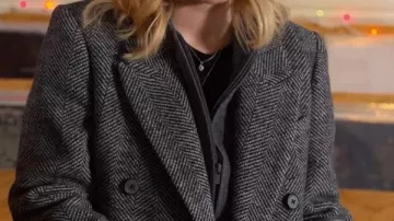 My Secret Santa Alexandra Breckenridge Grey Coat worn by Taylor (Alexandra Breckenridge) in My Secret Santa