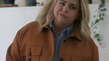 Douze dates jusqu’à Noël Mae Whitman Brown court Jacket portée par Kate (Mae Whitman) dans Twelve Dates 'Til Christmas (S01)