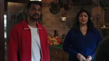 Sudadera relajada de corte completo de Zara llevada por Jay Arondekar (Utkarsh Ambudkar) vista en Ghosts (S05E07)