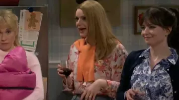 Foxcroft Mary Blouse worn by Ashley Padilla as seen in Saturday Night Live (S51E07)