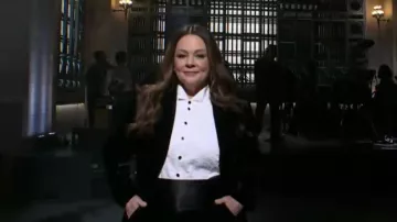 Loro Piana Hadiya Poplin Shirt Tux worn by Melissa McCarthy as seen in Saturday Night Live (S51E07)