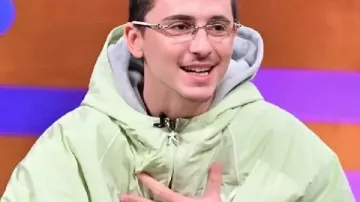 Timothee Chalamet Marty Supreme Green Jacket of Marty (Timothée Chalamet) in Marty Supreme