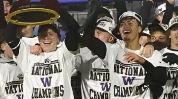 Washington Huskies NATIONAL W CHAMPIONS White T-Shirt