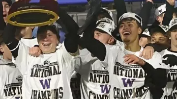 Los Washington Huskies ganan la camiseta del Campeonato Nacional de Fútbol en tiempo extra. ¿GANADOR? Washington Huskies ???? NC State Wolfpack | Resumen del Campeonato Nacional de la NCAA | ESPN FC