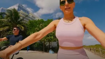 Alo Yoga Seamless Delight High Neck Bra worn by Lauren Silverman as seen in Simon Cowell: The Next Act (S01E05)