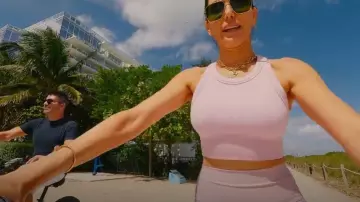 Alo Yoga Seamless Delight High Neck Bra worn by Lauren Silverman as seen in Simon Cowell: The Next Act (S01E05)