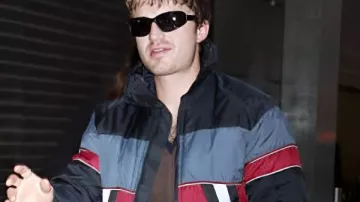 Chaqueta multicolor de Good Morning America Joe Keery