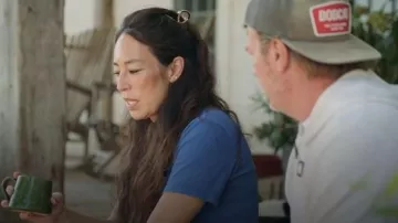The Hair Edit French Twist Claw Clip worn by Joanna Gaines as seen in Fixer Upper: Colorado Mountain House (S01E01)