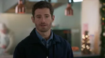 Threadbare Blue Button Up Lightweight Collared Utility Jacket worn by Callum (Julian Morris) as seen in Twelve Dates 'Til Christmas (S01E04)