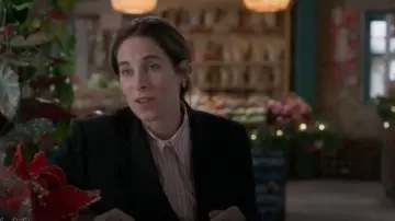 Zara Striped Balloon Oxford Shirt worn by Laura (Lucy Eaton) as seen in Twelve Dates 'Til Christmas (S01E05)