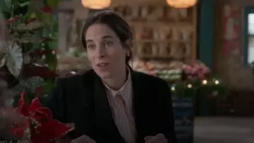 Zara One-button Tailored Blazer worn by Laura (Lucy Eaton) as seen in Twelve Dates 'Til Christmas (S01E05)