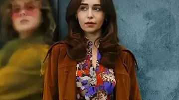 Ponies 2026 Emilia Clarke Brown Coat worn by Bea (Emilia Clarke) as seen in PONIES (S01E01)