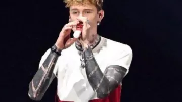 MGK IHeartRadio Y100.7’s Jingle Ball 2025 T-shirt