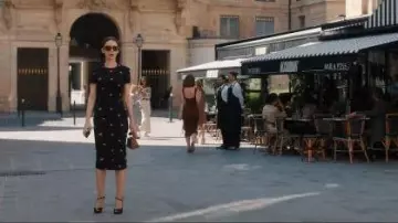 Souliers Martinez Gracia Black Wrinkled Patent Leather Platform Sandals worn by Emily Cooper (Lily Collins) as seen in Emily in Paris (S05E05)