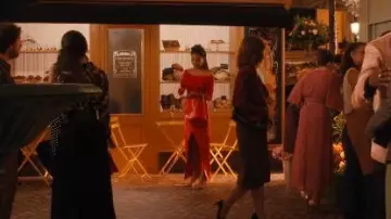 Hardot 90mm Bar Detail Patent Leather Pumps worn by Mindy Chen (Ashley Park) as seen in Emily in Paris (S05E05)