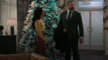 Ivan Troy Ada Brown Women’s Handbag worn by Dani Dupree (Karla Cheatham Mosley) as seen in Beyond the Gates (S01E193)