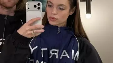Claudia Sulewski Marty Supreme Jacket (Claudia Sulewski) dans Marty Supreme