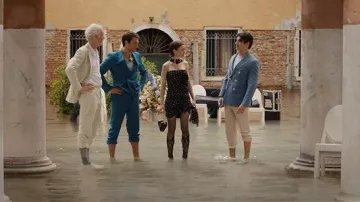 GCDS Heart Bag worn by Emily Cooper (Lily Collins) as seen in Emily in Paris (S05E10)